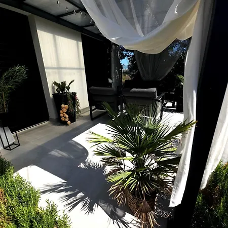 Holiday Home Onyx Premantura Exterior photo