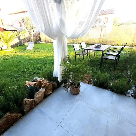 Holiday Home Onyx Premantura Exterior photo