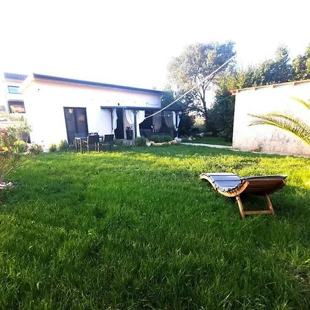 Holiday Home Onyx Premantura Exterior photo