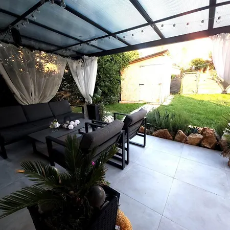 Holiday Home Onyx Premantura Exterior photo