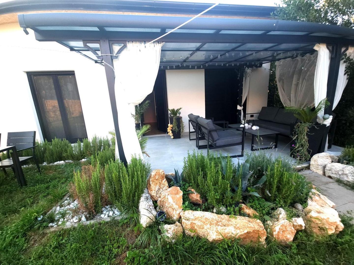Onyx Holiday home *